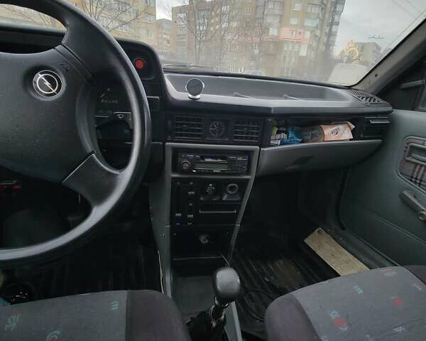 Белый Опель Кадет, объемом двигателя 1.3 л и пробегом 200 тыс. км за 799 $, фото 3 на Automoto.ua