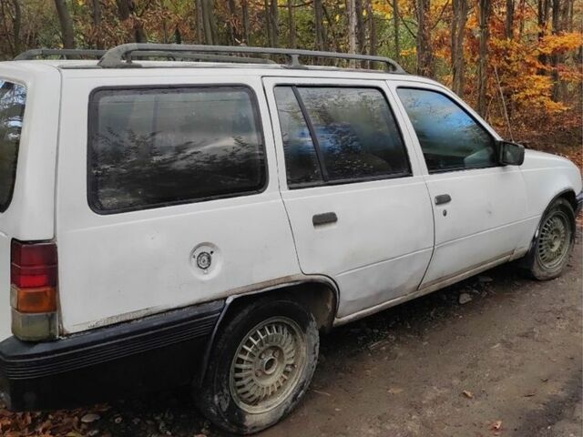 Белый Опель Кадет, объемом двигателя 0 л и пробегом 1 тыс. км за 716 $, фото 4 на Automoto.ua