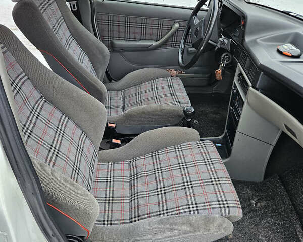 Белый Опель Кадет, объемом двигателя 1.6 л и пробегом 62 тыс. км за 2650 $, фото 11 на Automoto.ua