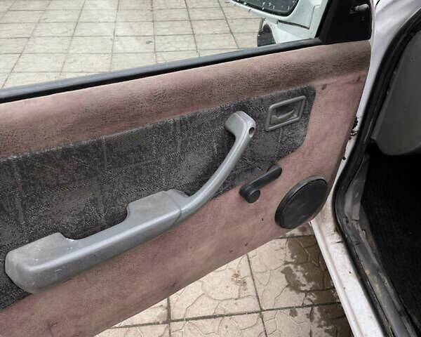 Білий Опель Кадет, об'ємом двигуна 1.6 л та пробігом 300 тис. км за 2100 $, фото 5 на Automoto.ua