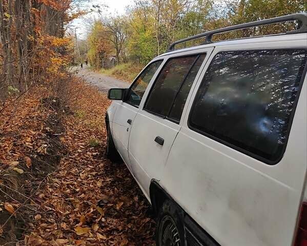 Белый Опель Кадет, объемом двигателя 1.8 л и пробегом 1 тыс. км за 714 $, фото 2 на Automoto.ua