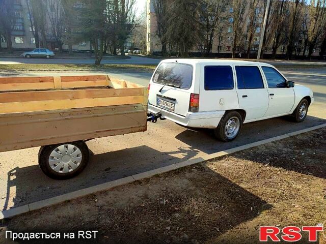 Белый Опель Кадет, объемом двигателя 1.6 л и пробегом 0 тыс. км за 1600 $, фото 1 на Automoto.ua