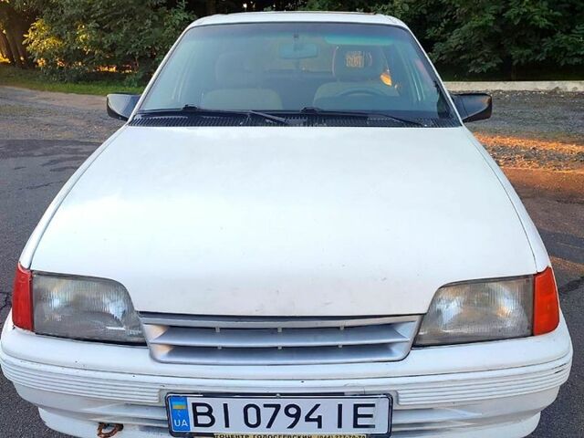 Белый Опель Кадет, объемом двигателя 1.6 л и пробегом 0 тыс. км за 1600 $, фото 2 на Automoto.ua