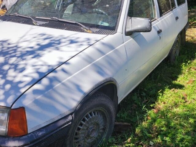 Белый Опель Кадет, объемом двигателя 0 л и пробегом 1 тыс. км за 25000 $, фото 4 на Automoto.ua