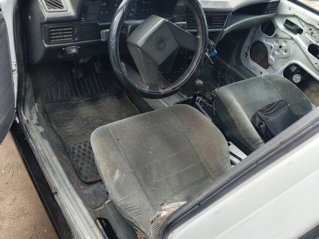 Белый Опель Кадет, объемом двигателя 0 л и пробегом 200 тыс. км за 621 $, фото 6 на Automoto.ua