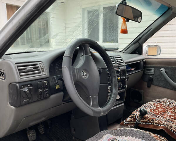 Білий Опель Кадет, об'ємом двигуна 1.6 л та пробігом 300 тис. км за 2100 $, фото 6 на Automoto.ua