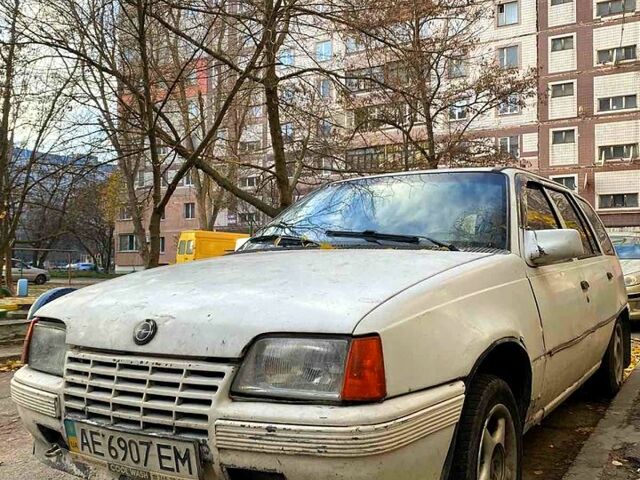 Білий Опель Кадет, об'ємом двигуна 1.3 л та пробігом 0 тис. км за 600 $, фото 1 на Automoto.ua