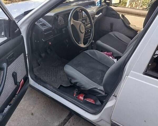 Білий Опель Кадет, об'ємом двигуна 1.6 л та пробігом 134 тис. км за 1850 $, фото 10 на Automoto.ua