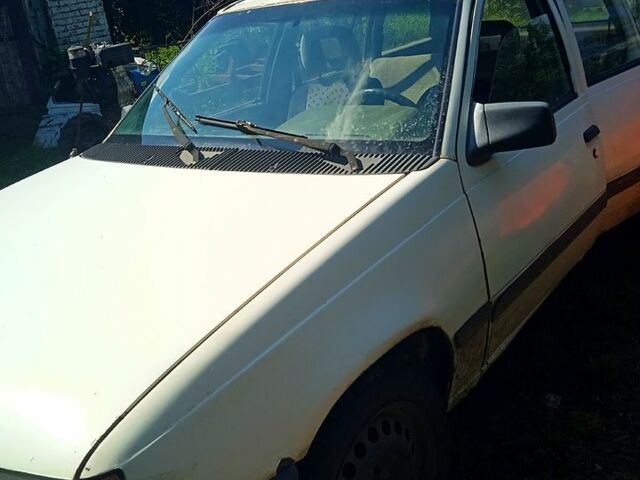 Белый Опель Кадет, объемом двигателя 1.7 л и пробегом 0 тыс. км за 500 $, фото 2 на Automoto.ua