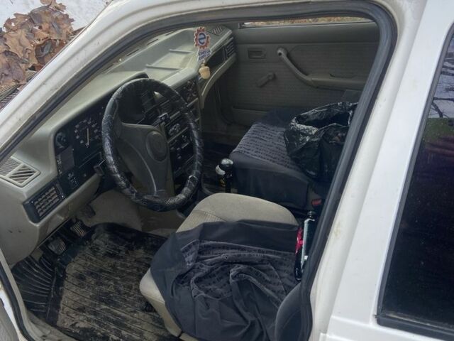 Белый Опель Кадет, объемом двигателя 1.7 л и пробегом 3 тыс. км за 827 $, фото 4 на Automoto.ua