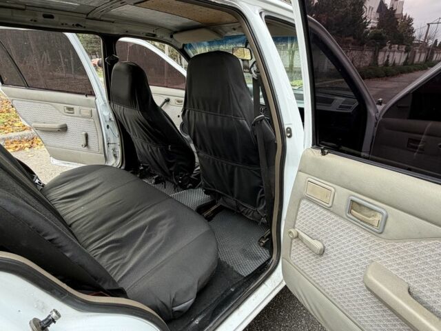 Белый Опель Кадет, объемом двигателя 1.7 л и пробегом 120 тыс. км за 1200 $, фото 8 на Automoto.ua