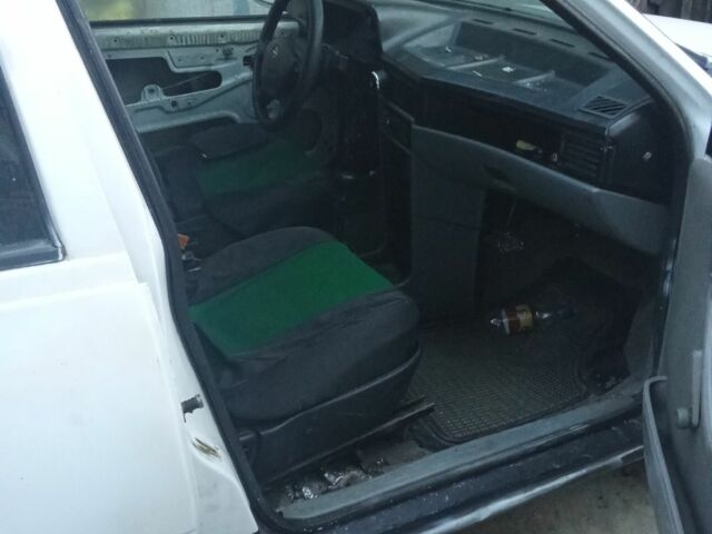 Белый Опель Кадет, объемом двигателя 1.3 л и пробегом 596 тыс. км за 550 $, фото 3 на Automoto.ua