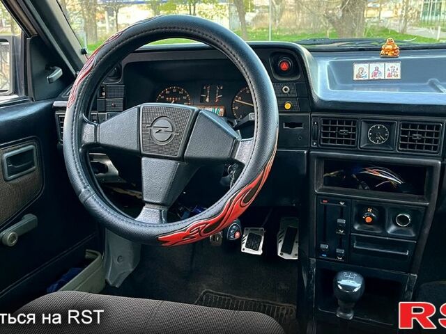 Бежевий Опель Кадет, об'ємом двигуна 12 л та пробігом 220 тис. км за 1200 $, фото 13 на Automoto.ua