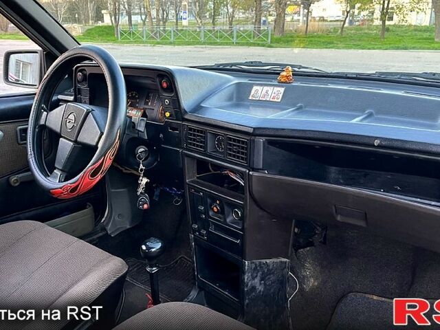 Бежевий Опель Кадет, об'ємом двигуна 12 л та пробігом 220 тис. км за 1200 $, фото 9 на Automoto.ua