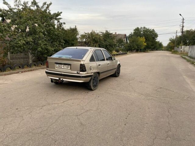 Бежевый Опель Кадет, объемом двигателя 2 л и пробегом 235 тыс. км за 800 $, фото 9 на Automoto.ua