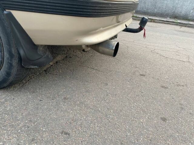 Бежевый Опель Кадет, объемом двигателя 2 л и пробегом 235 тыс. км за 800 $, фото 3 на Automoto.ua