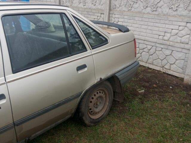 Бежевый Опель Кадет, объемом двигателя 1.3 л и пробегом 120 тыс. км за 700 $, фото 2 на Automoto.ua