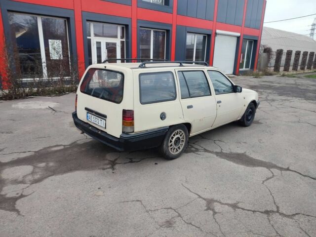 Бежевый Опель Кадет, объемом двигателя 1.6 л и пробегом 90 тыс. км за 750 $, фото 3 на Automoto.ua