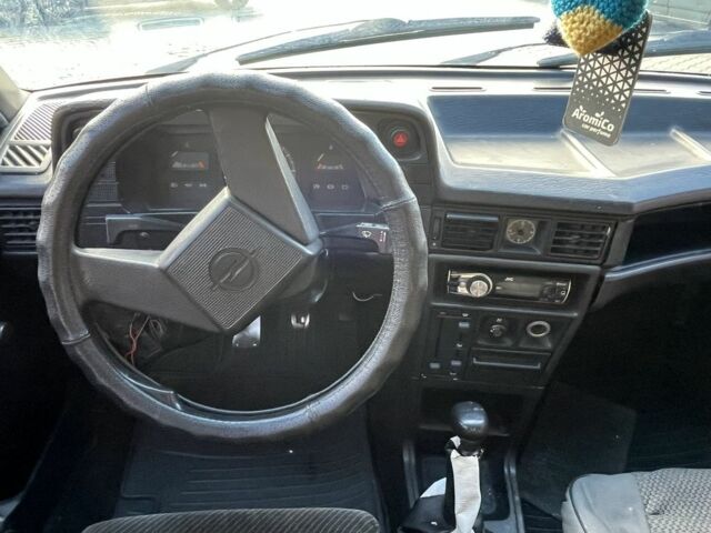 Бежевый Опель Кадет, объемом двигателя 1.6 л и пробегом 300 тыс. км за 999 $, фото 2 на Automoto.ua