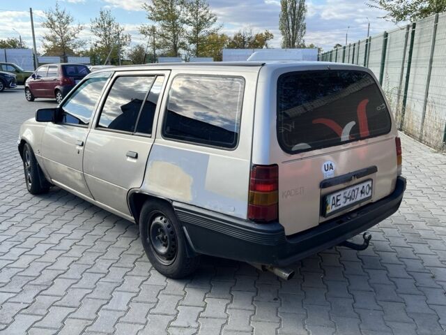 Бежевый Опель Кадет, объемом двигателя 1.6 л и пробегом 300 тыс. км за 999 $, фото 4 на Automoto.ua