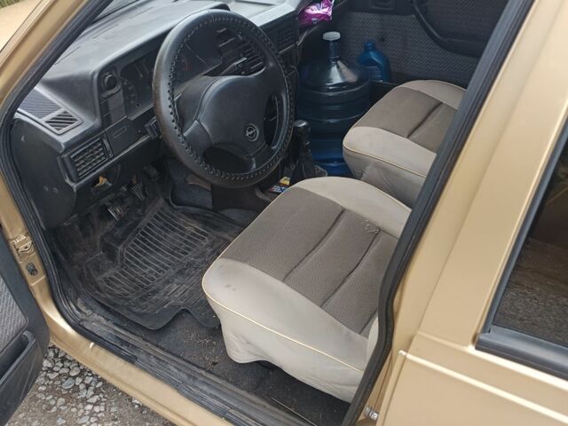 Бежевый Опель Кадет, объемом двигателя 1.3 л и пробегом 200 тыс. км за 1151 $, фото 5 на Automoto.ua