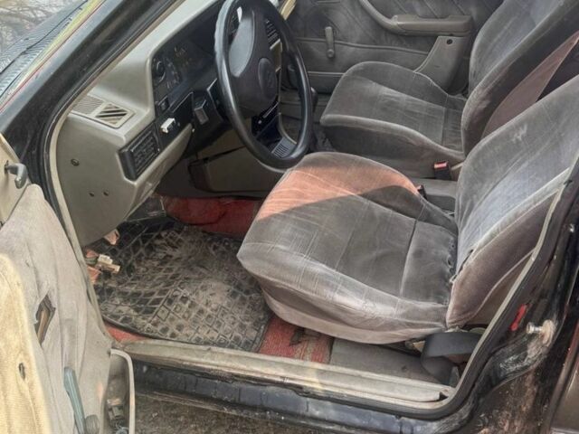 Черный Опель Кадет, объемом двигателя 1.3 л и пробегом 250 тыс. км за 450 $, фото 3 на Automoto.ua