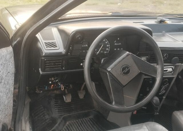 Черный Опель Кадет, объемом двигателя 1.3 л и пробегом 200 тыс. км за 1100 $, фото 6 на Automoto.ua