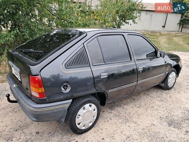 Черный Опель Кадет, объемом двигателя 1.8 л и пробегом 100 тыс. км за 1200 $, фото 7 на Automoto.ua