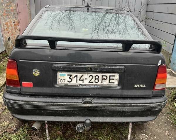 Чорний Опель Кадет, об'ємом двигуна 0 л та пробігом 300 тис. км за 875 $, фото 4 на Automoto.ua