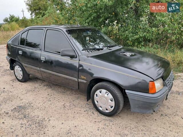 Черный Опель Кадет, объемом двигателя 1.8 л и пробегом 100 тыс. км за 1200 $, фото 6 на Automoto.ua