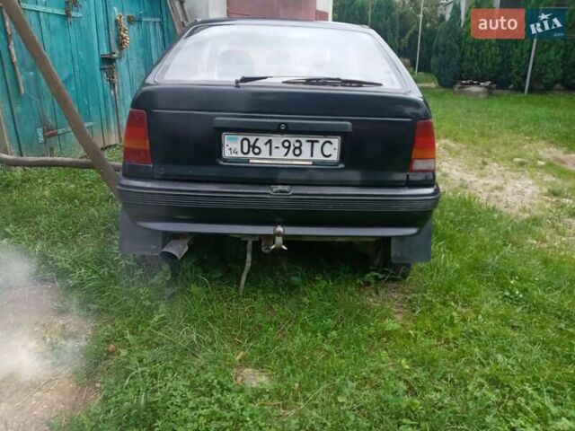 Черный Опель Кадет, объемом двигателя 1.6 л и пробегом 450 тыс. км за 600 $, фото 5 на Automoto.ua