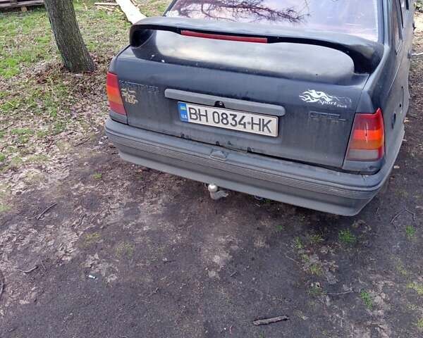 Чорний Опель Кадет, об'ємом двигуна 1.6 л та пробігом 270 тис. км за 596 $, фото 2 на Automoto.ua
