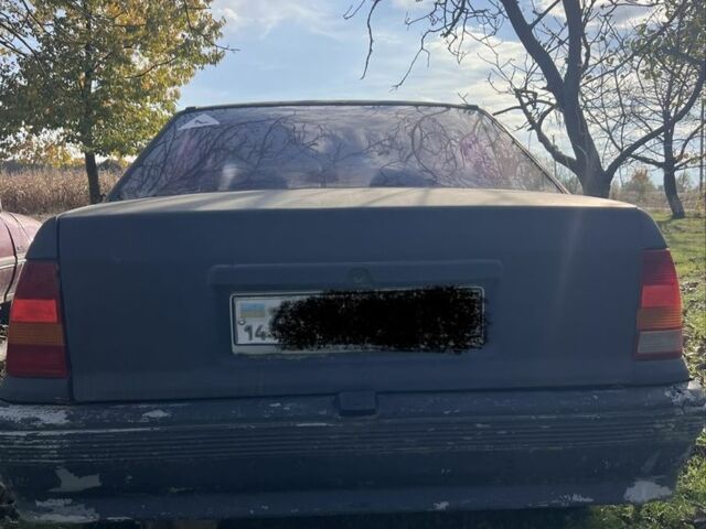 Черный Опель Кадет, объемом двигателя 1.4 л и пробегом 350 тыс. км за 800 $, фото 3 на Automoto.ua