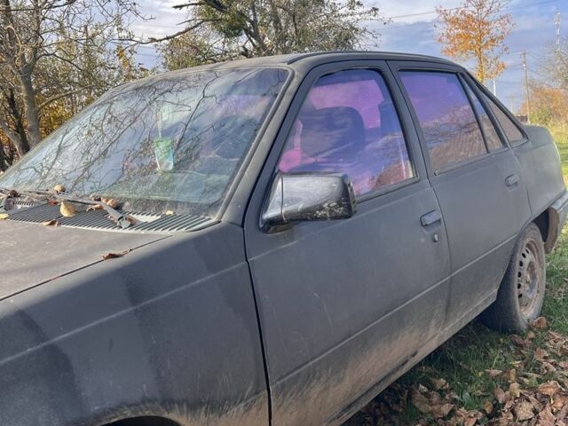 Черный Опель Кадет, объемом двигателя 1.4 л и пробегом 350 тыс. км за 800 $, фото 1 на Automoto.ua