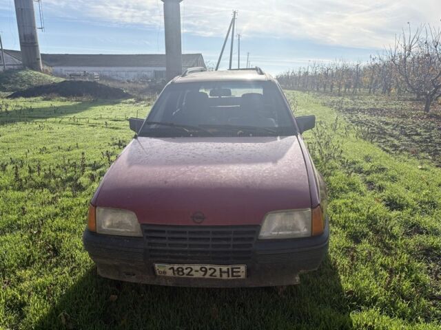 Черный Опель Кадет, объемом двигателя 1.6 л и пробегом 428 тыс. км за 713 $, фото 10 на Automoto.ua