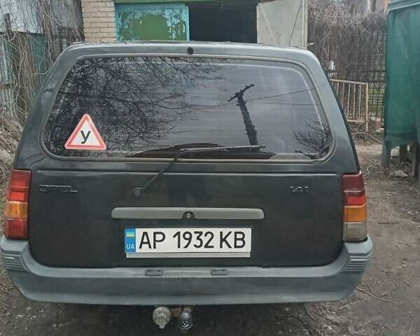 Черный Опель Кадет, объемом двигателя 1.4 л и пробегом 100 тыс. км за 2200 $, фото 4 на Automoto.ua