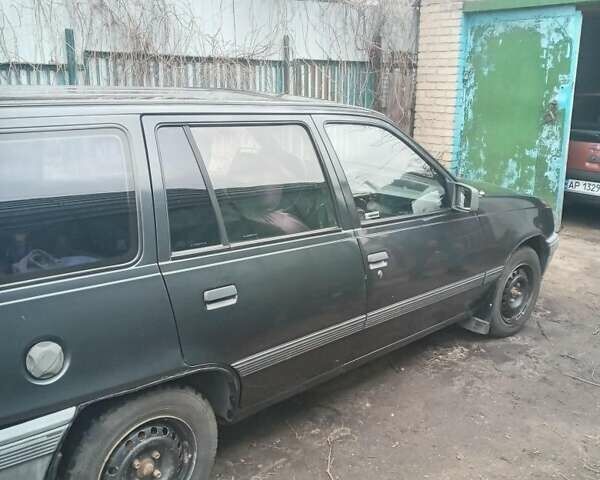 Черный Опель Кадет, объемом двигателя 1.4 л и пробегом 100 тыс. км за 2200 $, фото 1 на Automoto.ua
