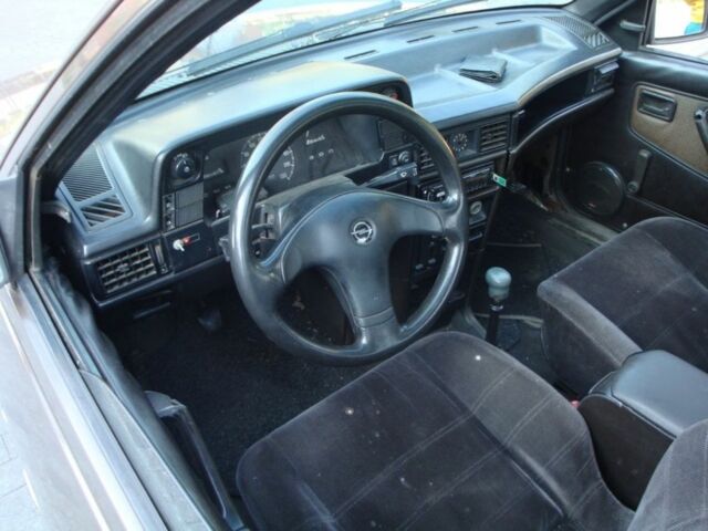 Коричневый Опель Кадет, объемом двигателя 1.3 л и пробегом 200 тыс. км за 700 $, фото 9 на Automoto.ua