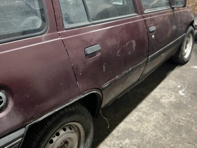 Коричневий Опель Кадет, об'ємом двигуна 1.3 л та пробігом 70 тис. км за 357 $, фото 2 на Automoto.ua