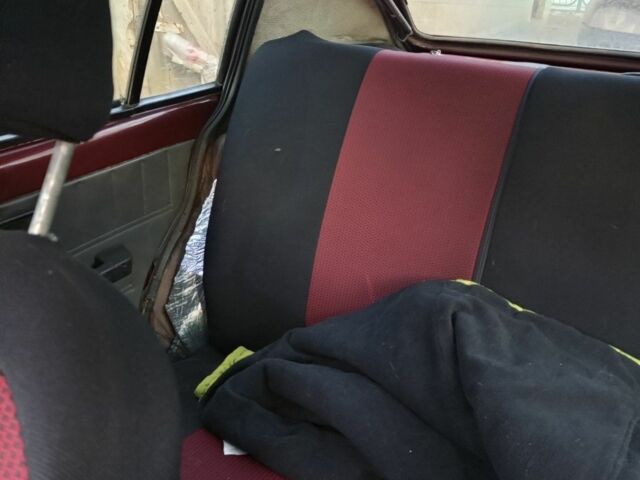 Красный Опель Кадет, объемом двигателя 1.6 л и пробегом 999 тыс. км за 1000 $, фото 3 на Automoto.ua