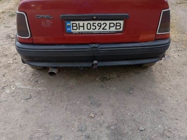 Красный Опель Кадет, объемом двигателя 1.6 л и пробегом 79 тыс. км за 1100 $, фото 3 на Automoto.ua