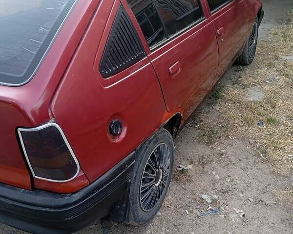 Красный Опель Кадет, объемом двигателя 1.6 л и пробегом 100 тыс. км за 1100 $, фото 3 на Automoto.ua