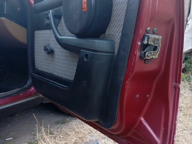 Красный Опель Кадет, объемом двигателя 1.6 л и пробегом 79 тыс. км за 1100 $, фото 7 на Automoto.ua