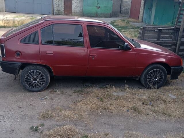 Красный Опель Кадет, объемом двигателя 1.6 л и пробегом 79 тыс. км за 1100 $, фото 1 на Automoto.ua