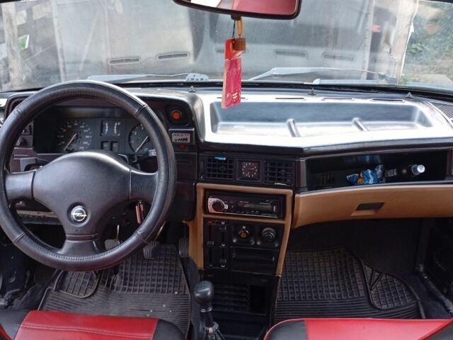 Красный Опель Кадет, объемом двигателя 1.6 л и пробегом 79 тыс. км за 1100 $, фото 4 на Automoto.ua