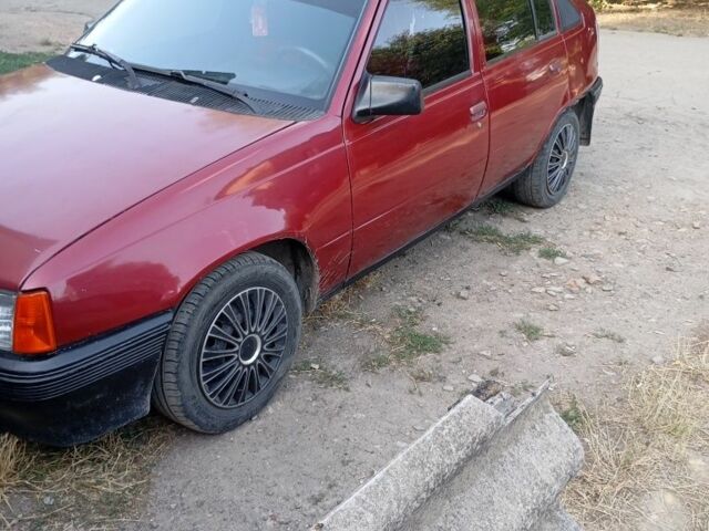 Красный Опель Кадет, объемом двигателя 1.6 л и пробегом 79 тыс. км за 1100 $, фото 16 на Automoto.ua