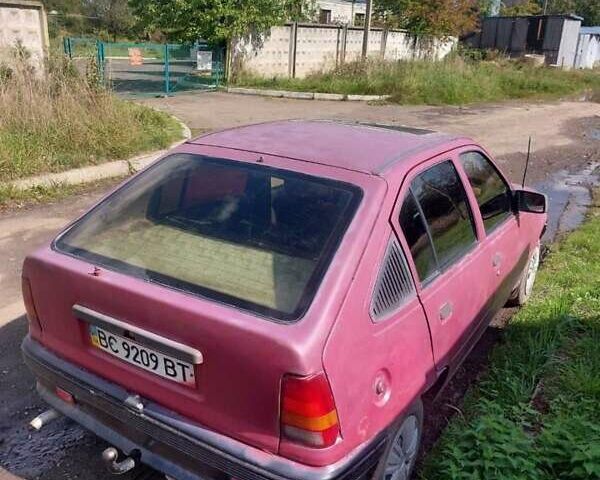 Красный Опель Кадет, объемом двигателя 1.3 л и пробегом 300 тыс. км за 400 $, фото 6 на Automoto.ua