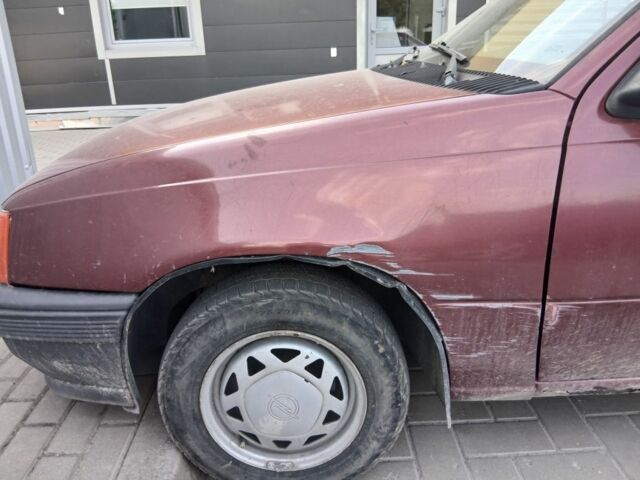 Красный Опель Кадет, объемом двигателя 1.3 л и пробегом 590 тыс. км за 714 $, фото 5 на Automoto.ua