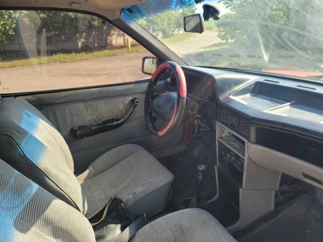 Красный Опель Кадет, объемом двигателя 1.6 л и пробегом 220 тыс. км за 800 $, фото 8 на Automoto.ua