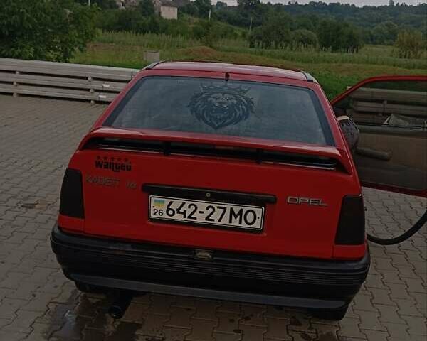 Красный Опель Кадет, объемом двигателя 1.6 л и пробегом 100 тыс. км за 1150 $, фото 1 на Automoto.ua
